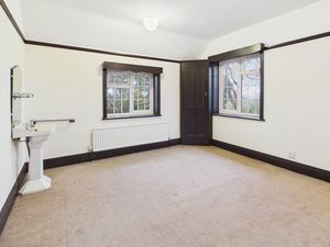 Bedroom- click for photo gallery